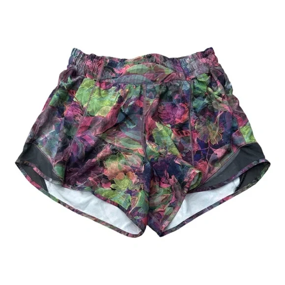 Lululemon Hotty Hot Short EUC Size 6 - Picture 2 of 3